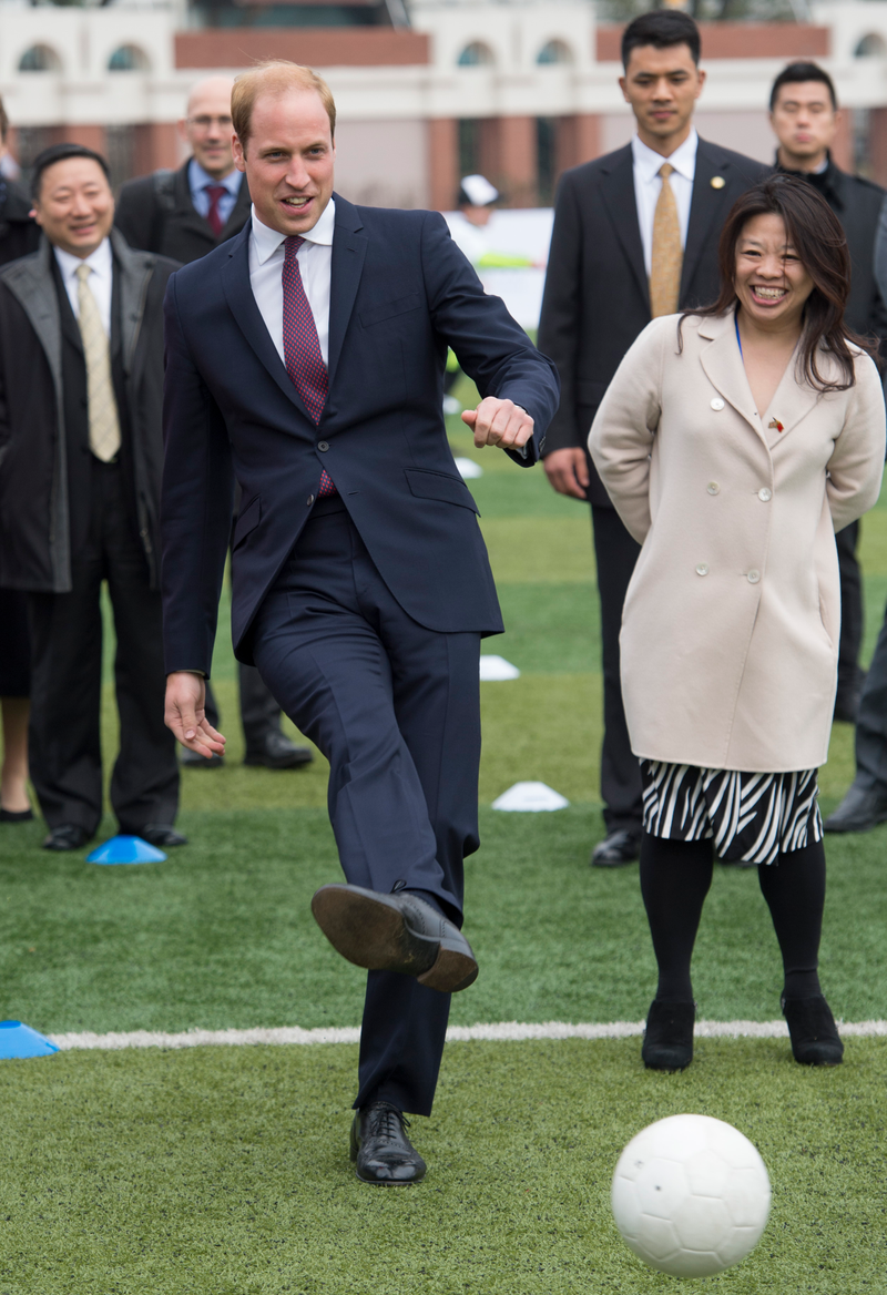 Illustration for article titled Here Are Some Photos of Prince William Doofusing All Over China